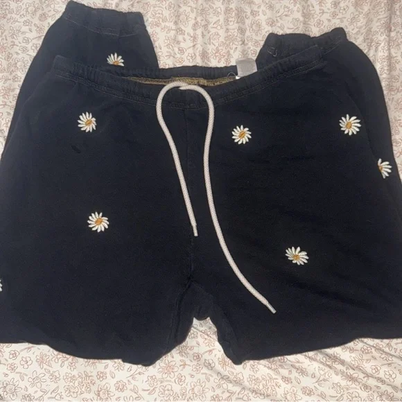 The Great The Stadium Sweatpant- Black Daisy -large embroidered daisies 2/M - Picture 3 of 4